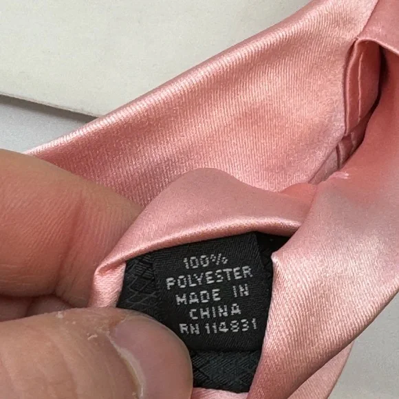 JOESPH AND FEISS MENS TIE SOLID PINK NEW WITH TAGS 100% POLYESTER CLEAN GHV1. - Picture 4 of 4